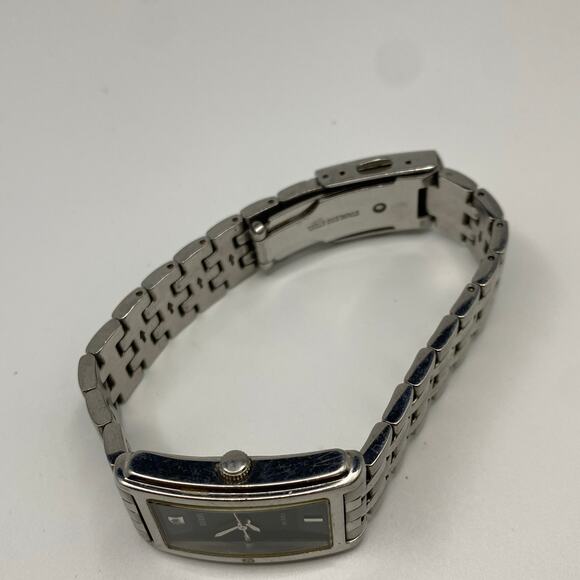 Guess Steel Silver Tone Stainless Rectangle Dial Watch Working New Battery - Picture 5 of 7